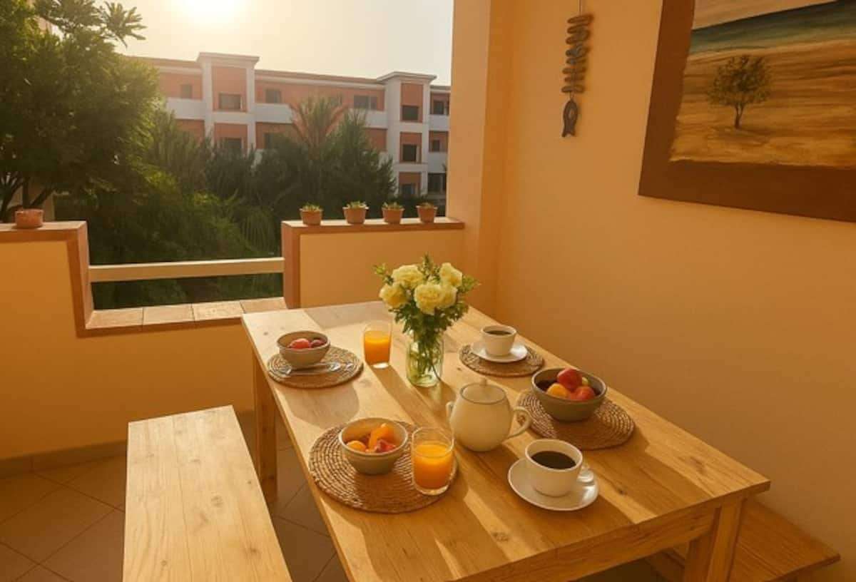 Casa Laranja · pequeno-almoço na varanda ao nascer do sol